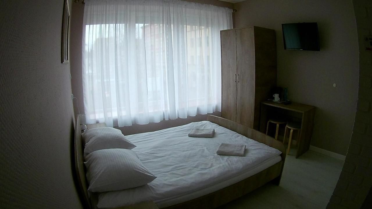 Отели типа «постель и завтрак» Mamut Лешно-13