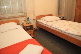 Отели типа «постель и завтрак» Mamut Лешно Двухместный номер с 2 отдельными кроватями и собственной ванной комнатой-2