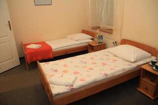 Отели типа «постель и завтрак» Mamut Лешно Двухместный номер с 2 отдельными кроватями и собственной ванной комнатой-3